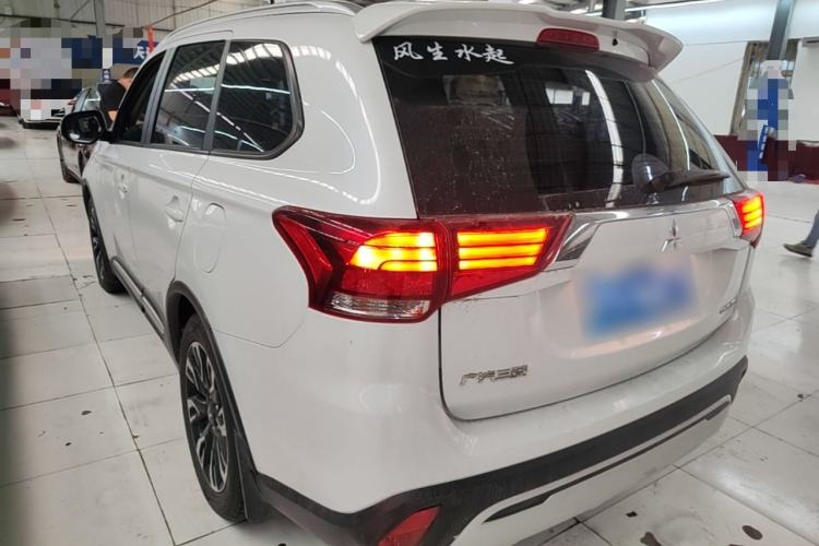 Used Mitsubishi Outlander 2019 2.0L Two-Wheel Drive Comfort Edition 5 Seats China VI Standard Rear Left 45 Deg