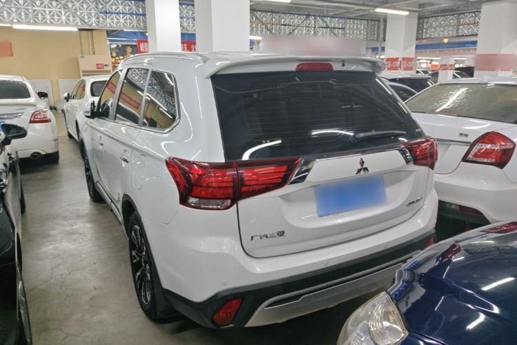 Used Mitsubishi Outlander 2019 2.4L 4x4 Zhi Xiang Edition 5 Seats China V Emission Standard Rear Left 45 Deg