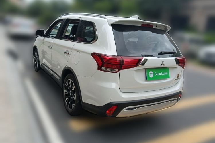Used Mitsubishi Outlander 2019 2.4L 4x4 Zhi Xiang Edition 7 Seats China VI Standard Rear Left 45 Deg