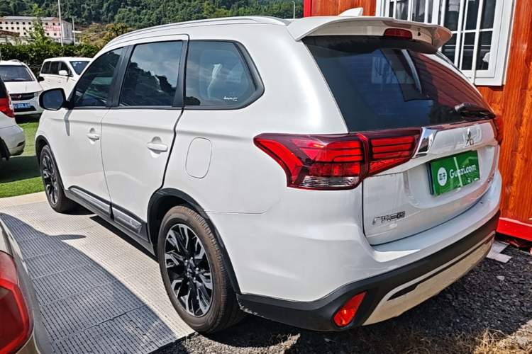 Used Mitsubishi Outlander 2019 2.0L Two-Wheel Drive Comfort Edition 5 Seats China V Standard Rear Left 45 Deg