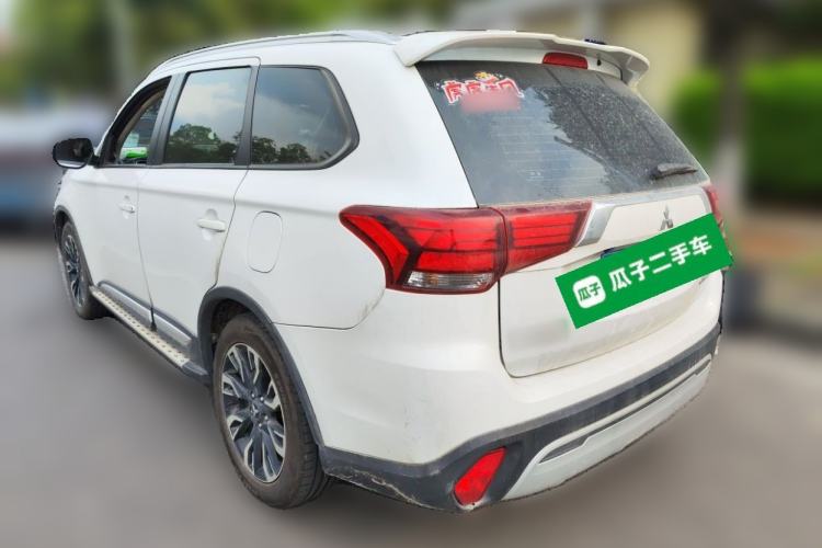 Used Mitsubishi Outlander 2019 2.0L Two-Wheel Drive Comfort Edition 5 Seats China VI Standard Rear Left 45 Deg