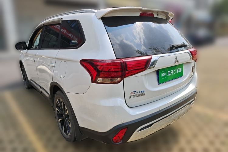 Used Mitsubishi Outlander 2019 2.0L Two-Wheel Drive Comfort Edition 5 Seats China V Standard Rear Left 45 Deg