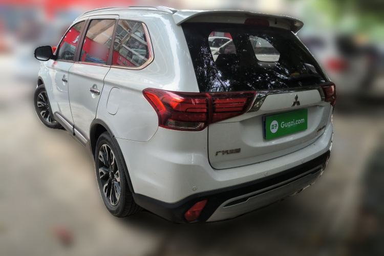 Used Mitsubishi Outlander 2019 2.4L 4x4 Zhi Xiang Edition 7 Seats China VI Standard Rear Left 45 Deg