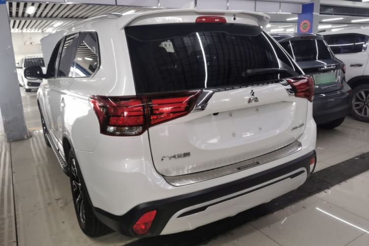 Used Mitsubishi Outlander 2019 2.0L Two-Wheel Drive Comfort Edition 5 Seats China V Standard Rear Left 45 Deg