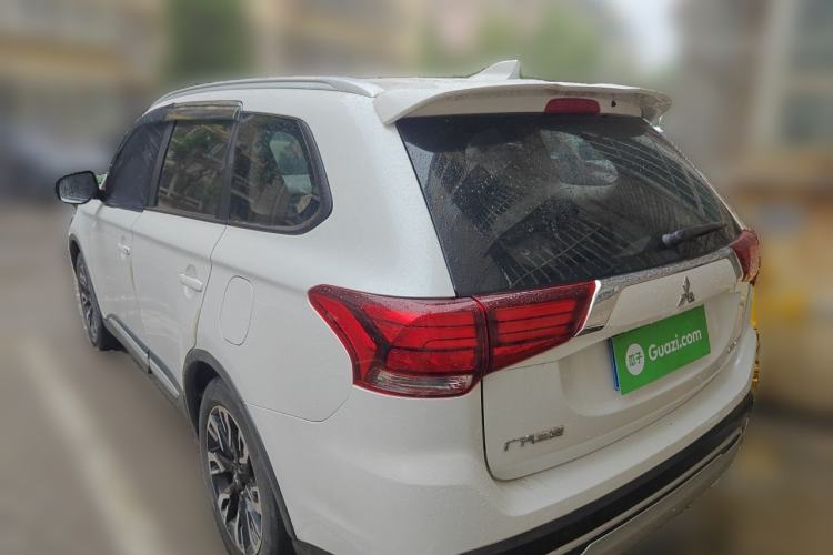 Used Mitsubishi Outlander 2019 2.0L Two-Wheel Drive Comfort Edition 5 Seats China VI Standard Rear Left 45 Deg