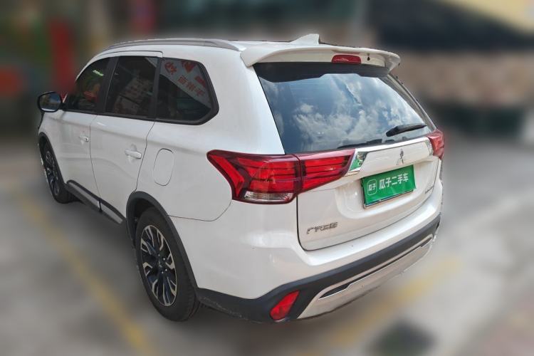 Used Mitsubishi Outlander 2019 2.0L Two-Wheel Drive Comfort Edition 5 Seats China VI Standard Rear Left 45 Deg