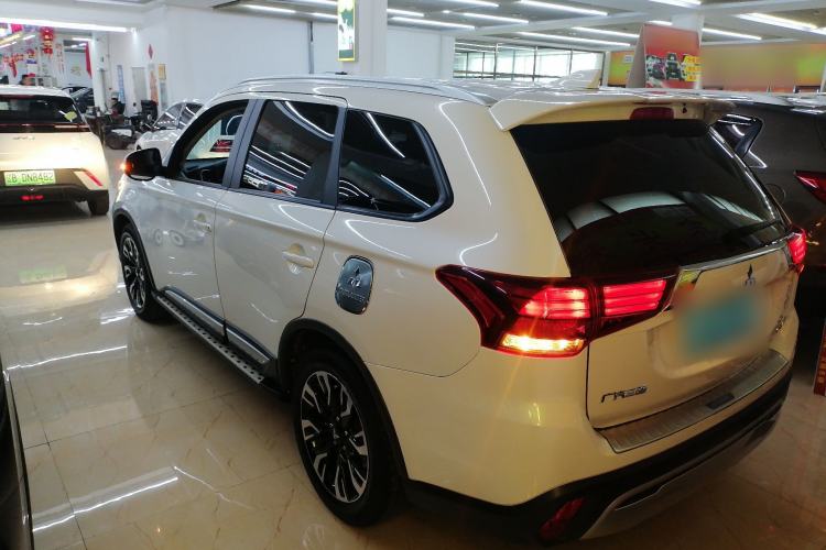 Used Mitsubishi Outlander 2019 2.0L Two-Wheel Drive Comfort Edition 7-Seater China VI Standard Rear Left 45 Deg