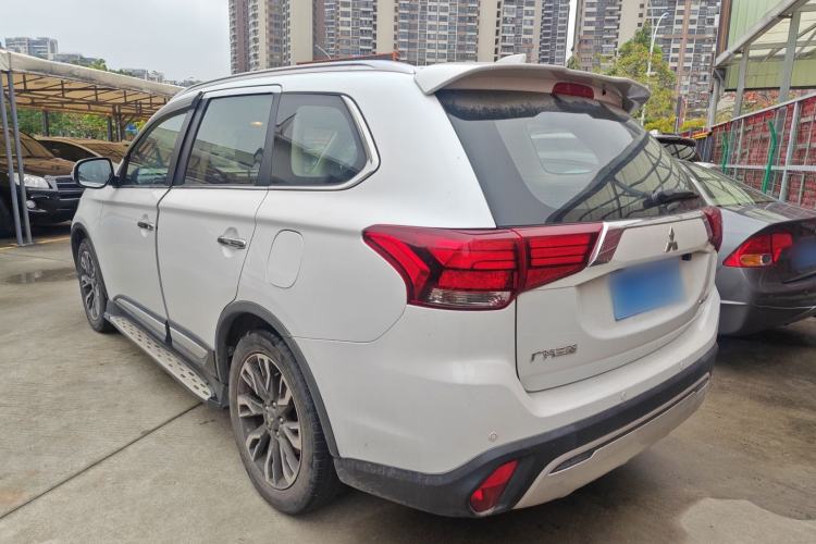 Used Mitsubishi Outlander 2019 2.4L 4x4 Zhi Xiang Edition 7 Seats China VI Standard Rear Left 45 Deg