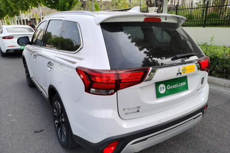 Used Mitsubishi Outlander 2019 2.4L 4x4 Zhi Xiang Edition 7 Seats China VI Standard Rear Left 45 Deg