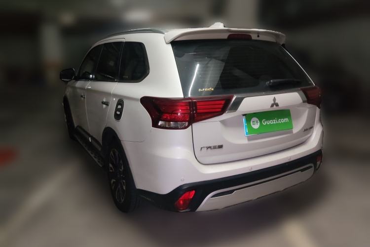 Used Mitsubishi Outlander 2019 2.4L 4x4 Zhi Xiang Edition 5 Seats China V Emission Standard Rear Left 45 Deg