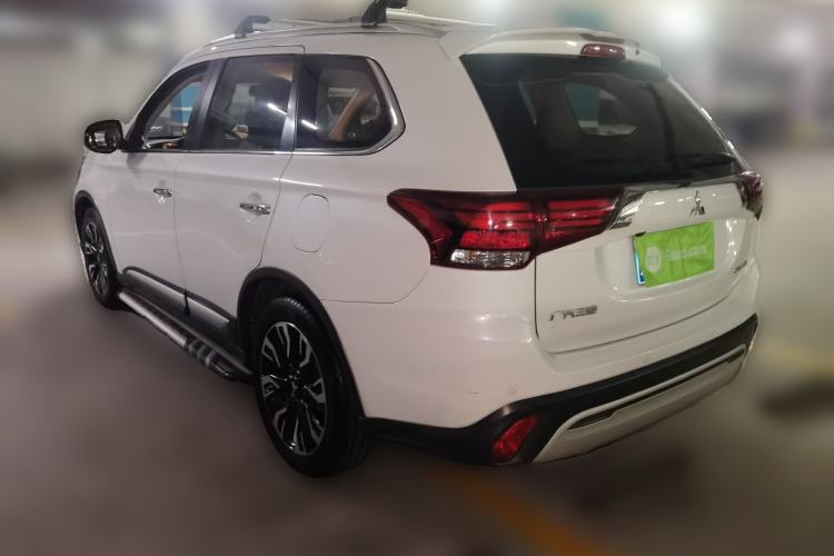 Used Mitsubishi Outlander 2019 2.4L 4x4 Zhi Xiang Edition 5 Seats China V Emission Standard Rear Left 45 Deg