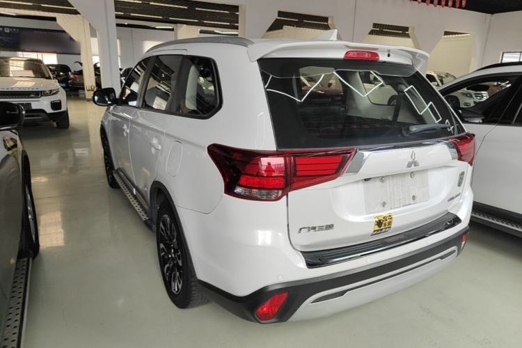 Used Mitsubishi Outlander 2019 2.0L Two-Wheel Drive Comfort Edition 7-Seater China VI Standard Rear Left 45 Deg