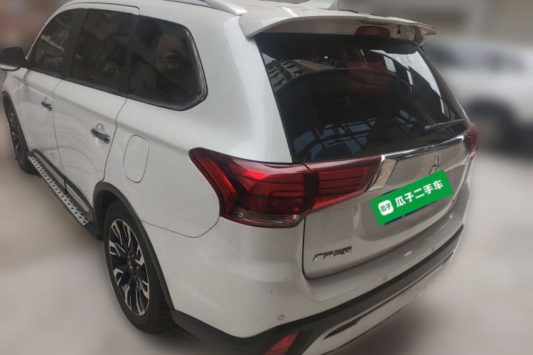 Used Mitsubishi Outlander 2019 2.4L 4x4 Zhi Xiang Edition 7 Seats China VI Standard Rear Left 45 Deg
