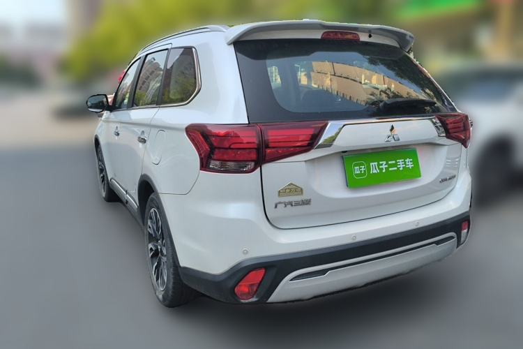Used Mitsubishi Outlander 2019 2.4L 4x4 Zhi Xiang Edition 7 Seats China VI Standard Rear Left 45 Deg