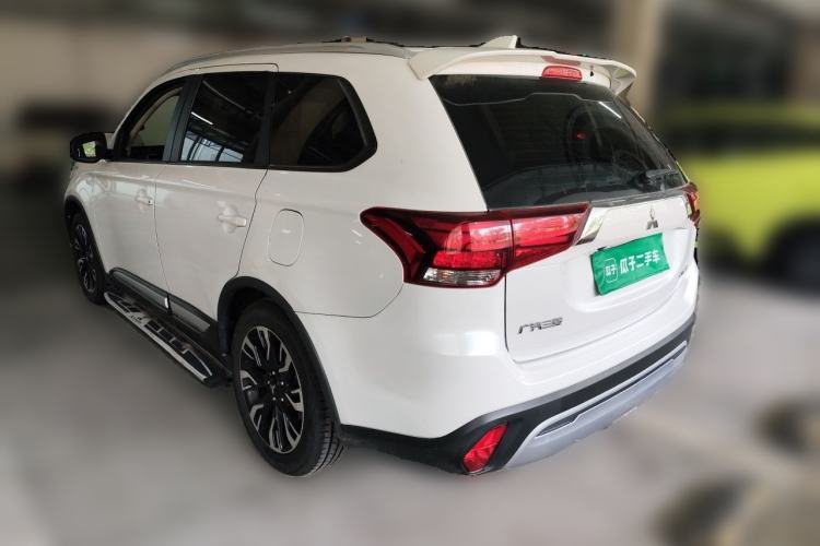 Used Mitsubishi Outlander 2019 2.0L Two-Wheel Drive Comfort Edition 5 Seats China VI Standard Rear Left 45 Deg