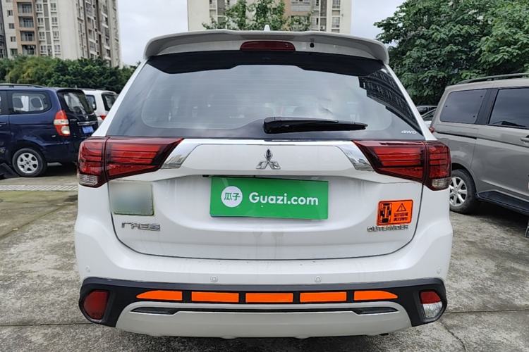 Used Mitsubishi Outlander 2019 2.4L 4x4 Zhi Xiang Edition 7 Seats China VI Standard Rear