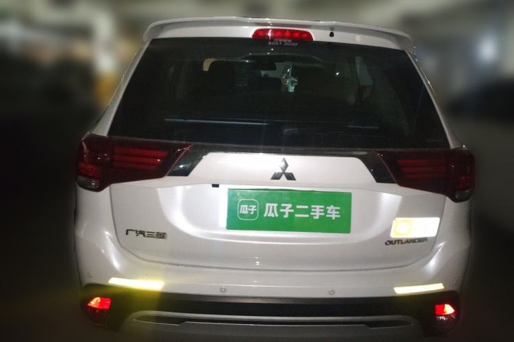 Used Mitsubishi Outlander 2019 2.4L 4x4 Zhi Xiang Edition 5 Seats China VI Standard Rear