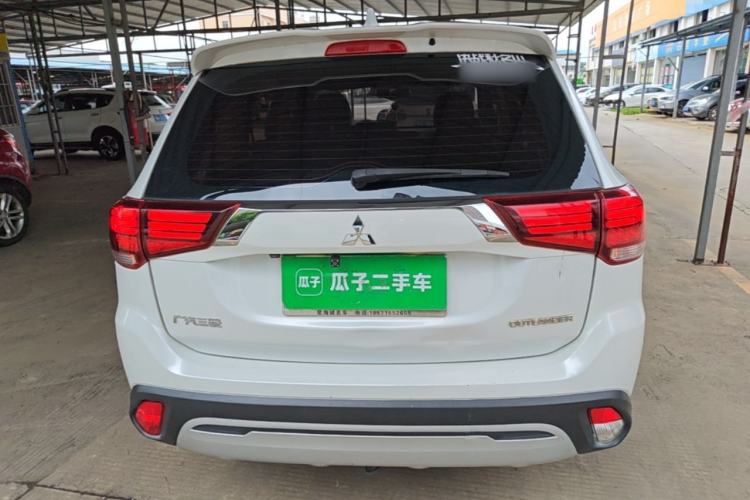 Used Mitsubishi Outlander 2019 2.0L Two-Wheel Drive Comfort Edition 5 Seats China V Standard Rear