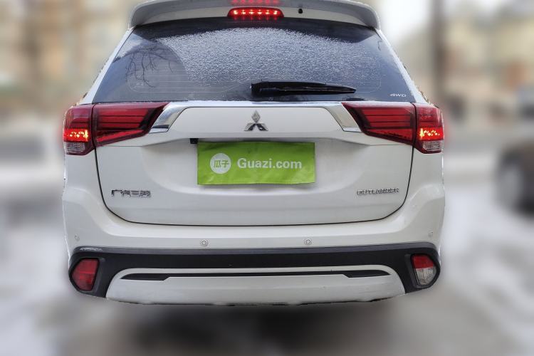 Used Mitsubishi Outlander 2019 2.4L 4x4 Zhi Xiang Edition 5 Seats China VI Standard Rear