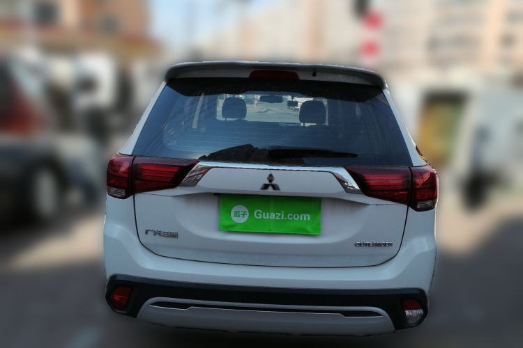 Used Mitsubishi Outlander 2019 2.0L Two-Wheel Drive Comfort Edition 5 Seats China V Standard Rear