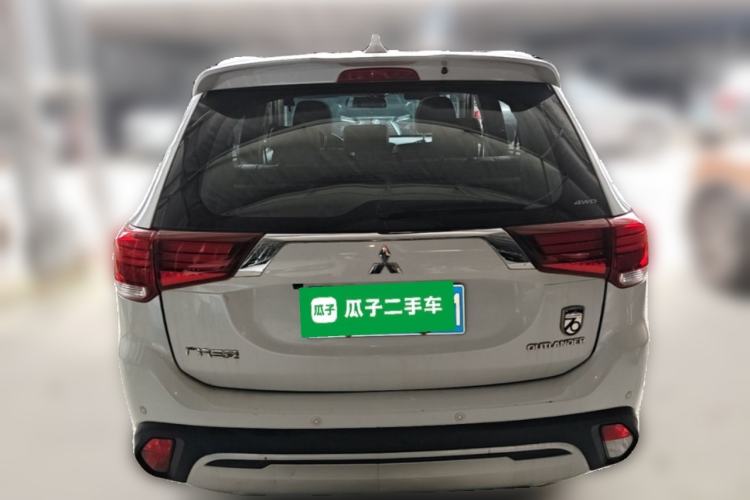 Used Mitsubishi Outlander 2019 2.4L 4x4 Zhi Xiang Edition 5 Seats China VI Standard Rear