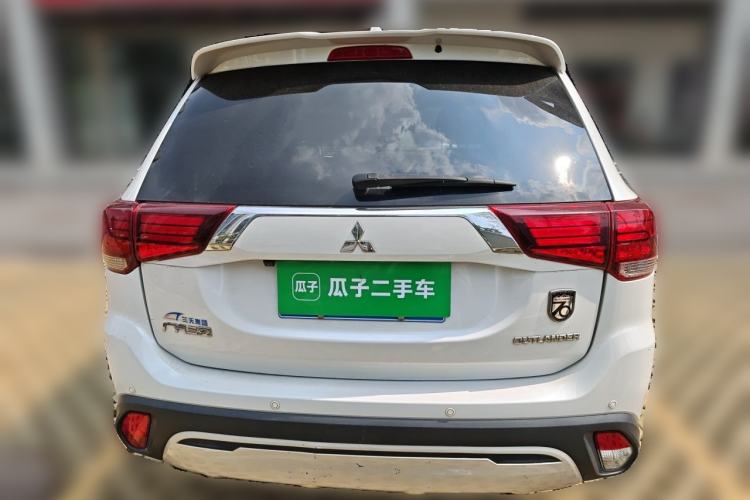 Used Mitsubishi Outlander 2019 2.0L Two-Wheel Drive Comfort Edition 5 Seats China V Standard Rear