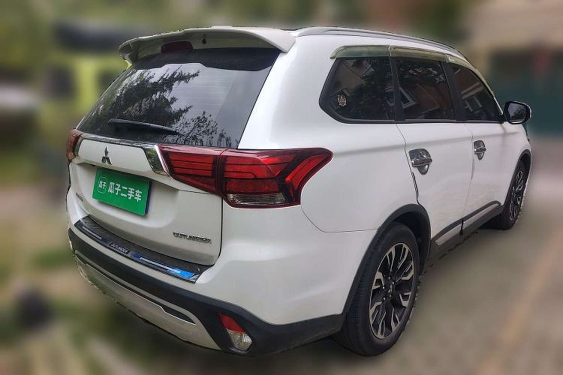 Used Mitsubishi Outlander 2019 2.0L Two-Wheel Drive Comfort Edition 7 Seats China V Emission Standard Rear Right 45 Deg