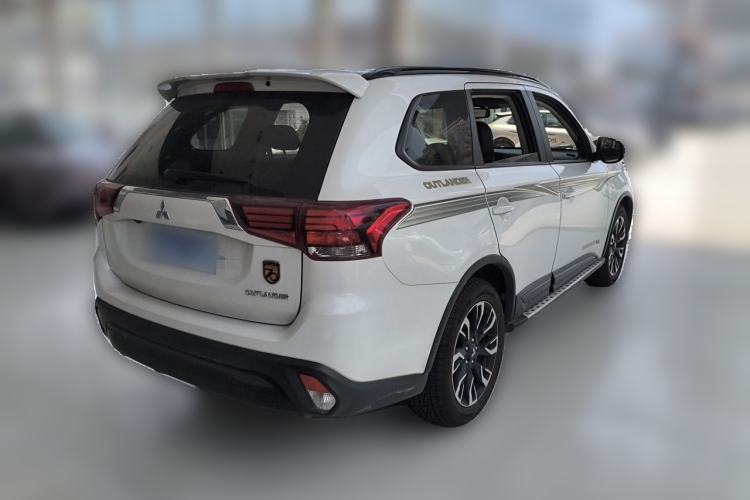 Used Mitsubishi Outlander 2019 2.0L Two-Wheel Drive Comfort Edition 5 Seats China VI Standard Rear Right 45 Deg