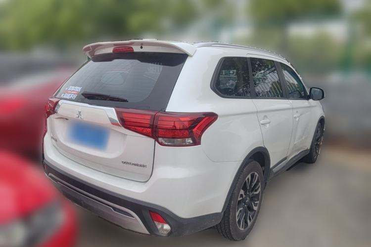 Used Mitsubishi Outlander 2019 2.0L Two-Wheel Drive Comfort Edition 5 Seats China VI Standard Rear Right 45 Deg