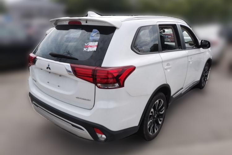 Used Mitsubishi Outlander 2019 2.0L Two-Wheel Drive Comfort Edition 5 Seats China VI Standard Rear Right 45 Deg