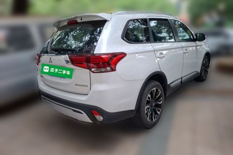 Used Mitsubishi Outlander 2019 2.0L Two-Wheel Drive Comfort Edition 5 Seats China V Standard Rear Right 45 Deg