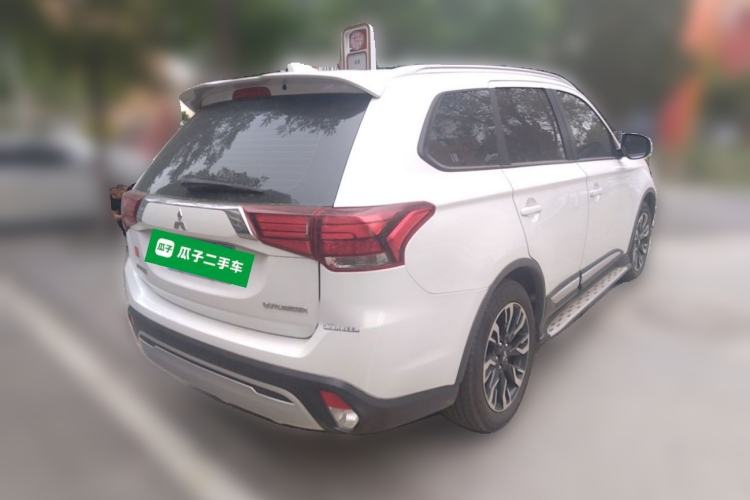 Used Mitsubishi Outlander 2019 2.0L Two-Wheel Drive Comfort Edition 5 Seats China V Standard Rear Right 45 Deg
