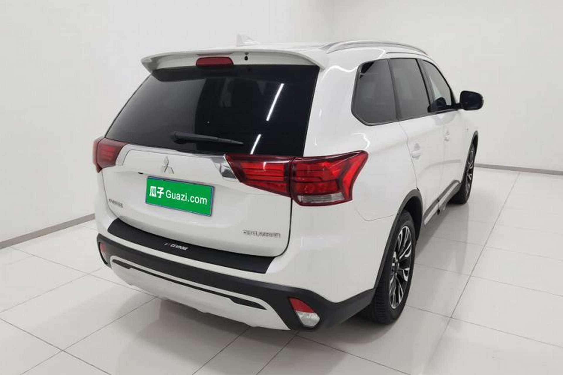 Used Mitsubishi Outlander 2019 2.0L Two-Wheel Drive Comfort Edition 5 Seats China VI Standard Rear Right 45 Deg
