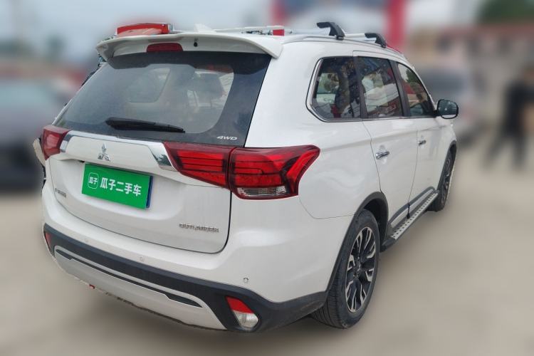 Used Mitsubishi Outlander 2019 2.4L 4x4 Zhi Xiang Edition 5 Seats China VI Standard Rear Right 45 Deg