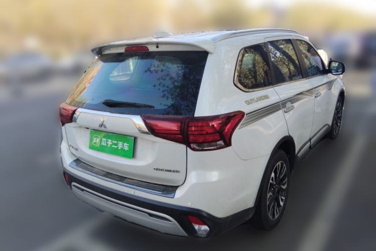 Used Mitsubishi Outlander 2019 2.0L Two-Wheel Drive Comfort Edition 5 Seats China VI Standard Rear Right 45 Deg