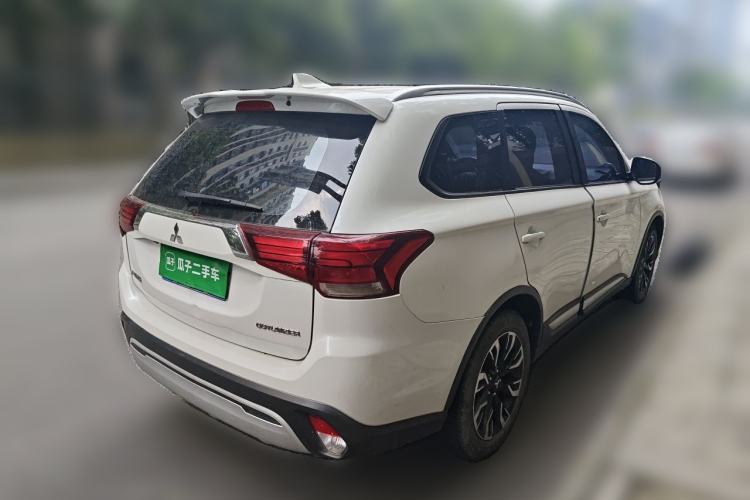 Used Mitsubishi Outlander 2019 2.0L Two-Wheel Drive Comfort Edition 5 Seats China VI Standard Rear Right 45 Deg