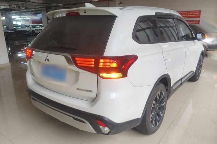 Used Mitsubishi Outlander 2019 2.0L Two-Wheel Drive Comfort Edition 5 Seats China V Standard Rear Right 45 Deg