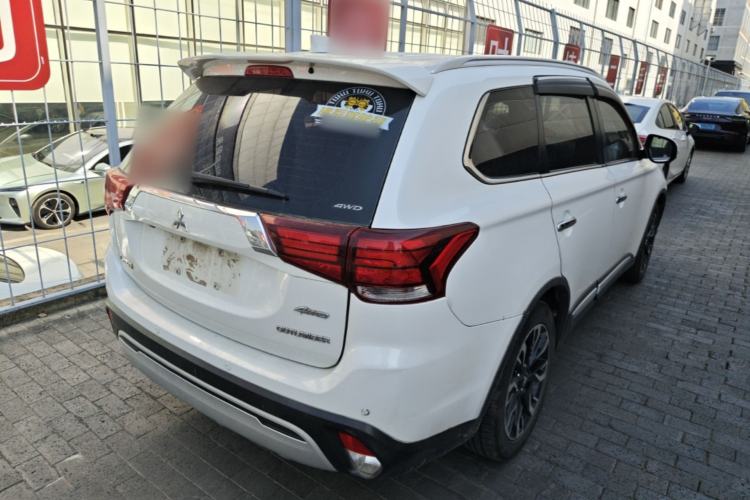 Used Mitsubishi Outlander 2019 2.4L 4x4 Zhi Xiang Edition 5 Seats China V Emission Standard Rear Right 45 Deg