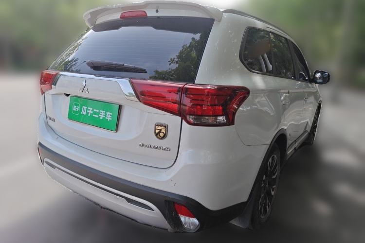 Used Mitsubishi Outlander 2019 2.0L Two-Wheel Drive Comfort Edition 5 Seats China VI Standard Rear Right 45 Deg