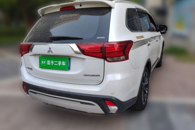 Used Mitsubishi Outlander 2019 2.4L 4x4 Zhi Xiang Edition 7 Seats China VI Standard Rear Right 45 Deg