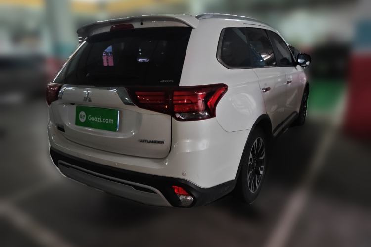 Used Mitsubishi Outlander 2019 2.4L 4x4 Zhi Xiang Edition 5 Seats China V Emission Standard Rear Right 45 Deg