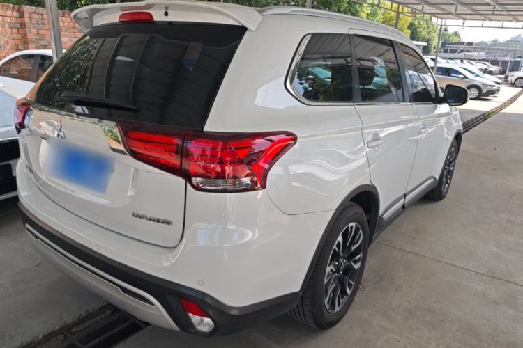 Used Mitsubishi Outlander 2019 2.0L Two-Wheel Drive Comfort Edition 5 Seats China V Standard Rear Right 45 Deg