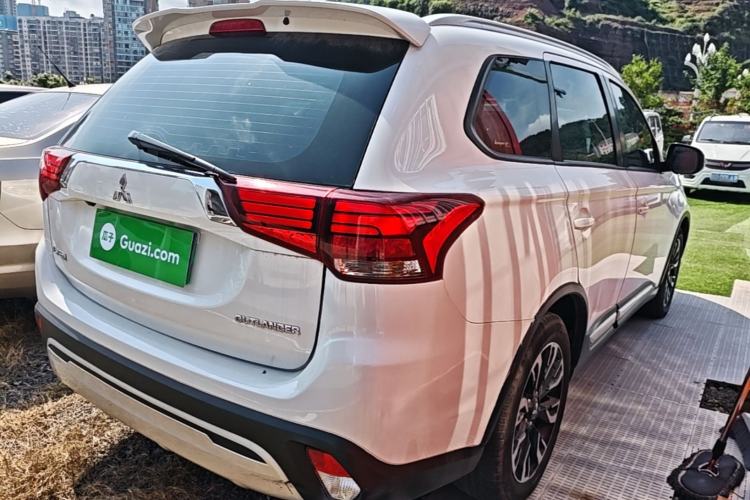 Used Mitsubishi Outlander 2019 2.0L Two-Wheel Drive Comfort Edition 5 Seats China V Standard Rear Right 45 Deg