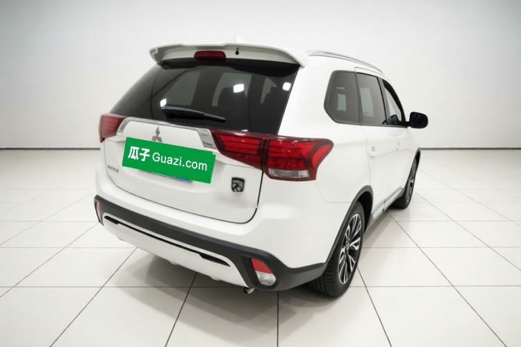 Used Mitsubishi Outlander 2019 2.0L Two-Wheel Drive Comfort Edition 5 Seats China VI Standard Rear Right 45 Deg