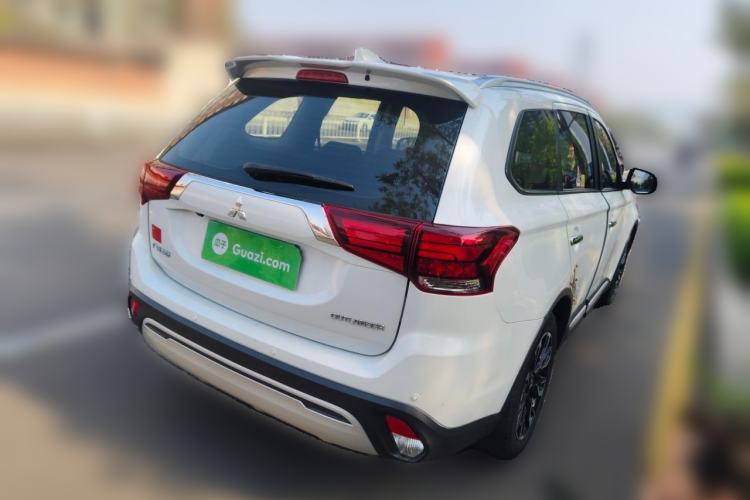 Used Mitsubishi Outlander 2019 2.0L Two-Wheel Drive Comfort Edition 5 Seats China VI Standard Rear Right 45 Deg