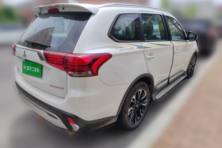 Used Mitsubishi Outlander 2019 2.0L Two-Wheel Drive Comfort Edition 5 Seats China VI Standard Rear Right 45 Deg