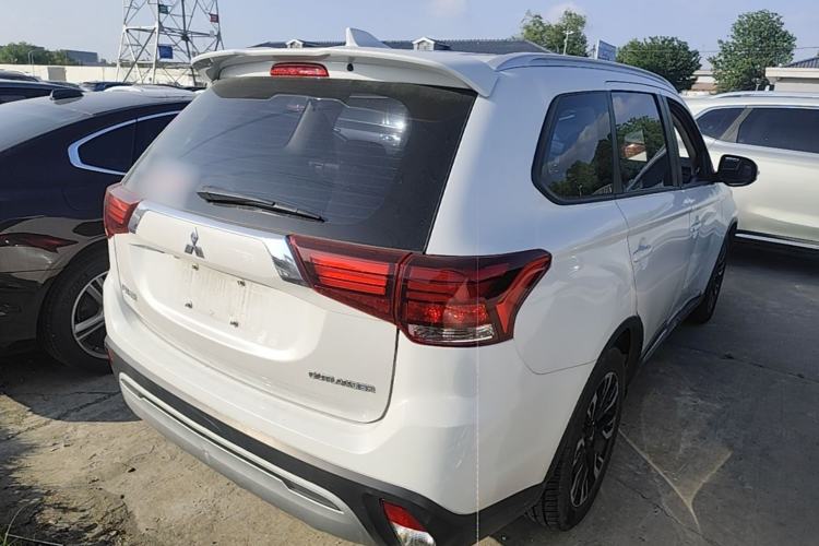 Used Mitsubishi Outlander 2019 2.0L Two-Wheel Drive Comfort Edition 5 Seats China VI Standard Rear Right 45 Deg