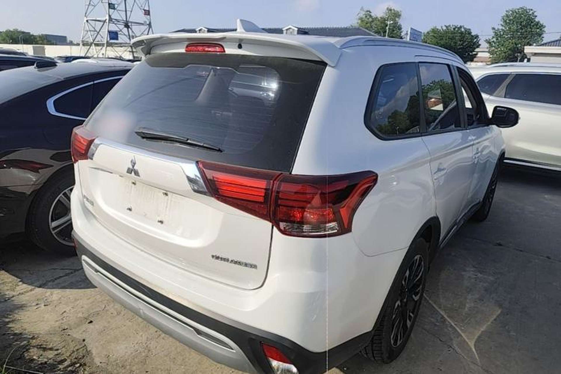 Used Mitsubishi Outlander 2019 2.0L Two-Wheel Drive Comfort Edition 5 Seats China VI Standard Rear Right 45 Deg