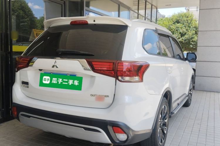 Used Mitsubishi Outlander 2019 2.0L Two-Wheel Drive Comfort Edition 5 Seats China VI Standard Rear Right 45 Deg