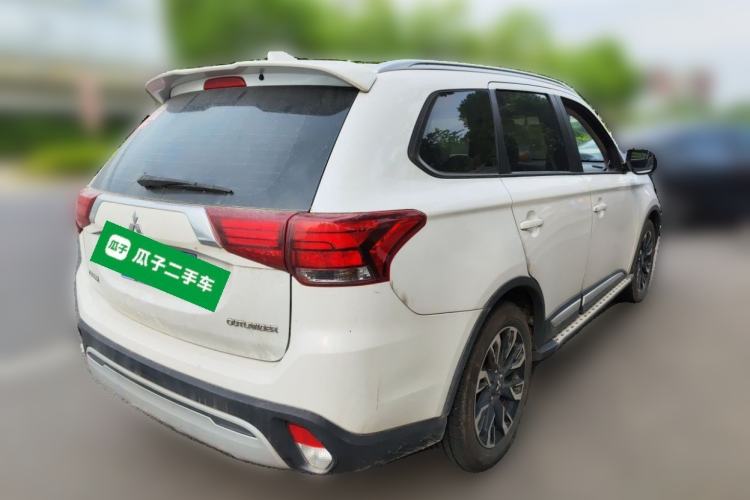 Used Mitsubishi Outlander 2019 2.0L Two-Wheel Drive Comfort Edition 5 Seats China VI Standard Rear Right 45 Deg
